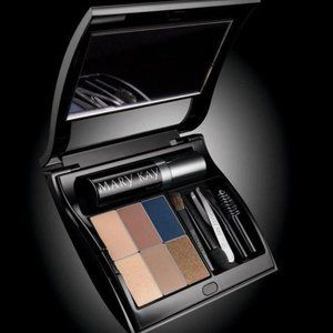 Mary Kay Compact. Brand New. Full Size.